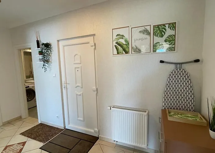 Simply Lovely Modern With Balcony! Appartement