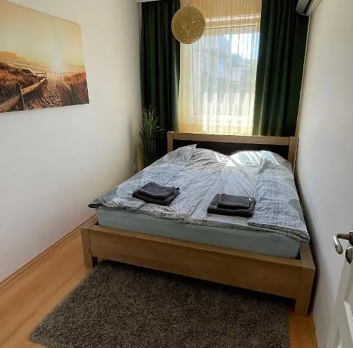 Simply Lovely Modern With Balcony! Appartement