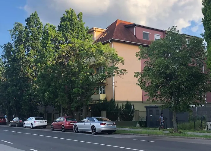 Simply Lovely Modern With Balcony! Appartement *