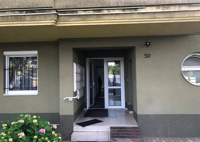 Appartement Simply Lovely Modern With Balcony!