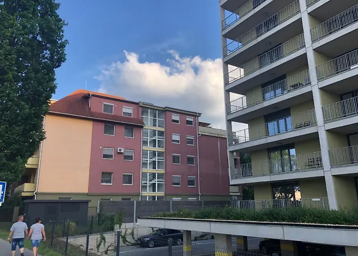 Appartement Simply Lovely Modern With Balcony! *