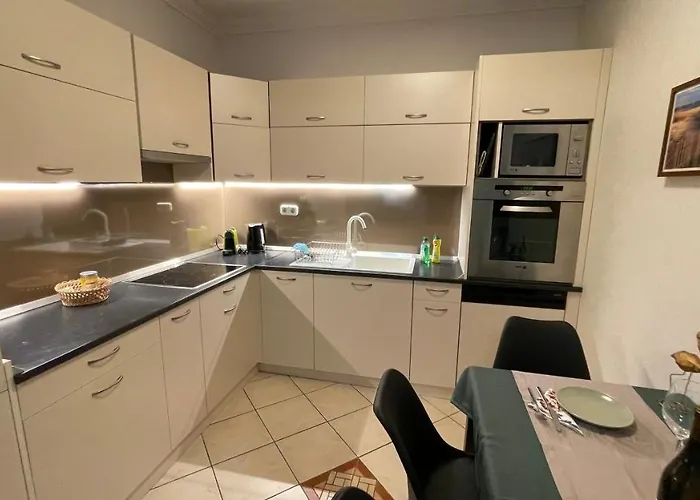 Simply Lovely Modern With Balcony! Apartament *